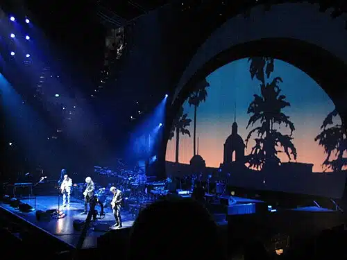 🦅 Hotel California — Eagles 4 🦅 Hotel California — Eagles