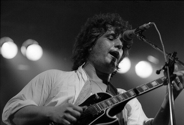 Pino Daniele — Il Mascalzone Latino. Anatomia di una voce mediterranea