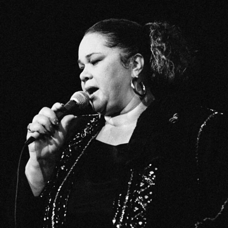 Etta James — La Voce che Non Chiedeva Permesso. Anatomia di un contralto ribelle
