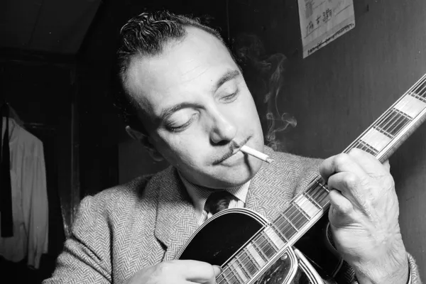 Django Reinhardt: il Genio con Due Dita