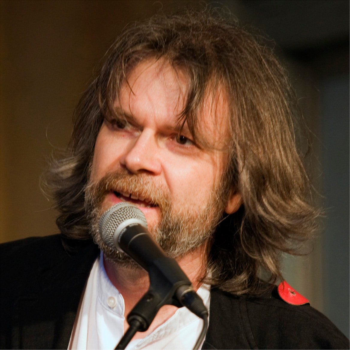 Beppe Gambetta: l’Ambasciatore del Flatpicking Italiano nel Mondo