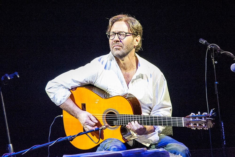 Al Di Meola: il Chitarrista che Suonava alla Velocità del Pensiero 2 WiKi AlDiMeola20120312b